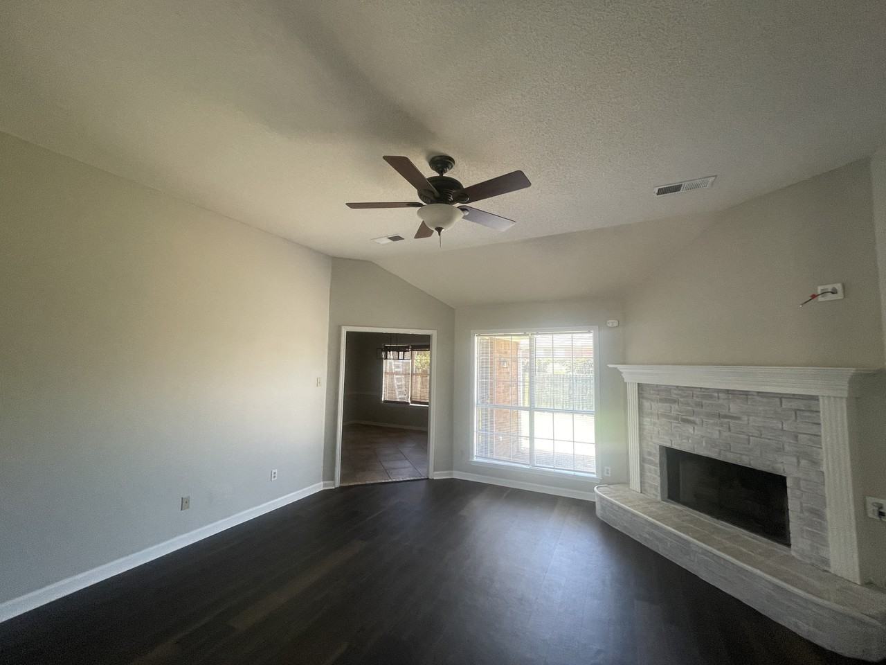 4705 Shadow Field Ln - Photo 3 of 24