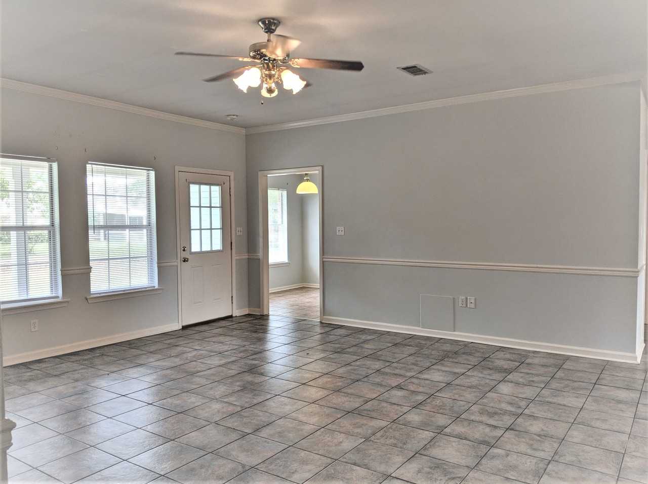 115 Dove Holw - Photo 2 of 18