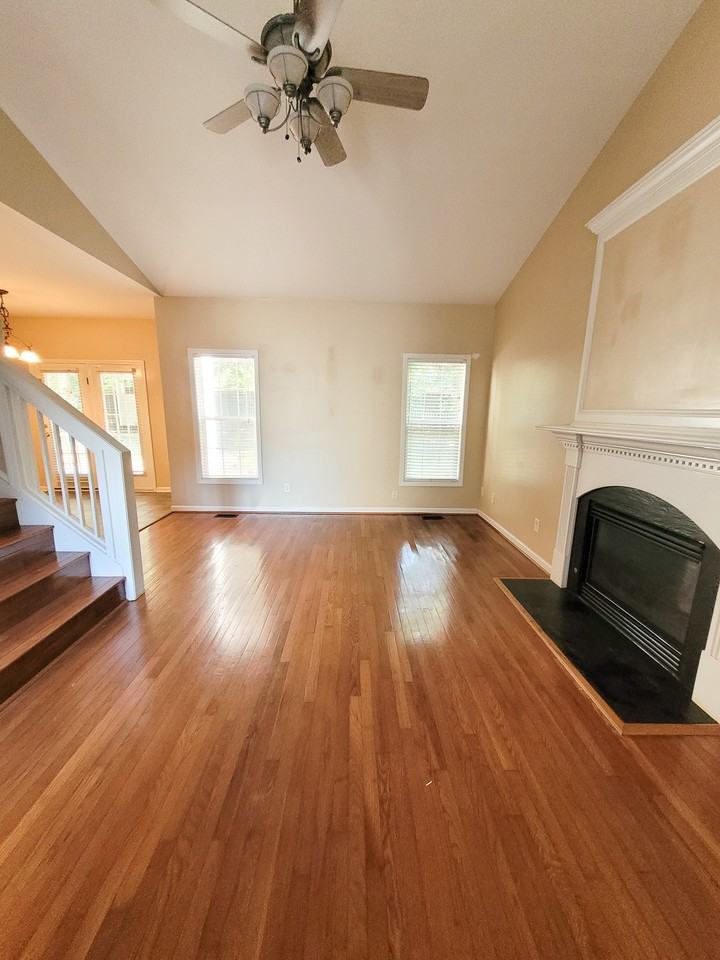 2405 Newby Ct - Photo 4 of 50