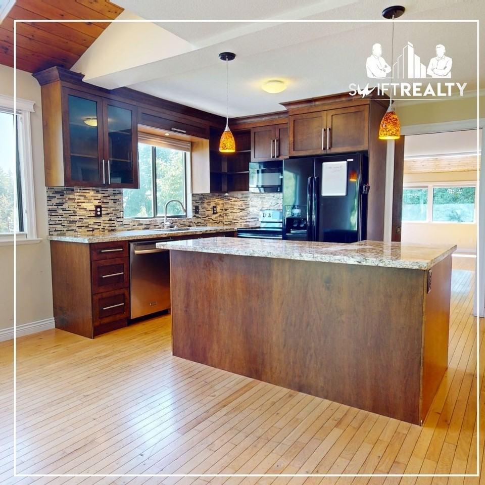 730 Kings Rd E - Photo 3 of 13