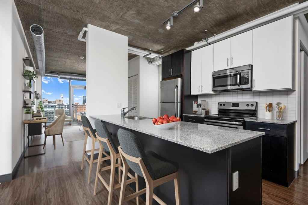 W Jackson Blvd #1009 - Photo 2 of 28