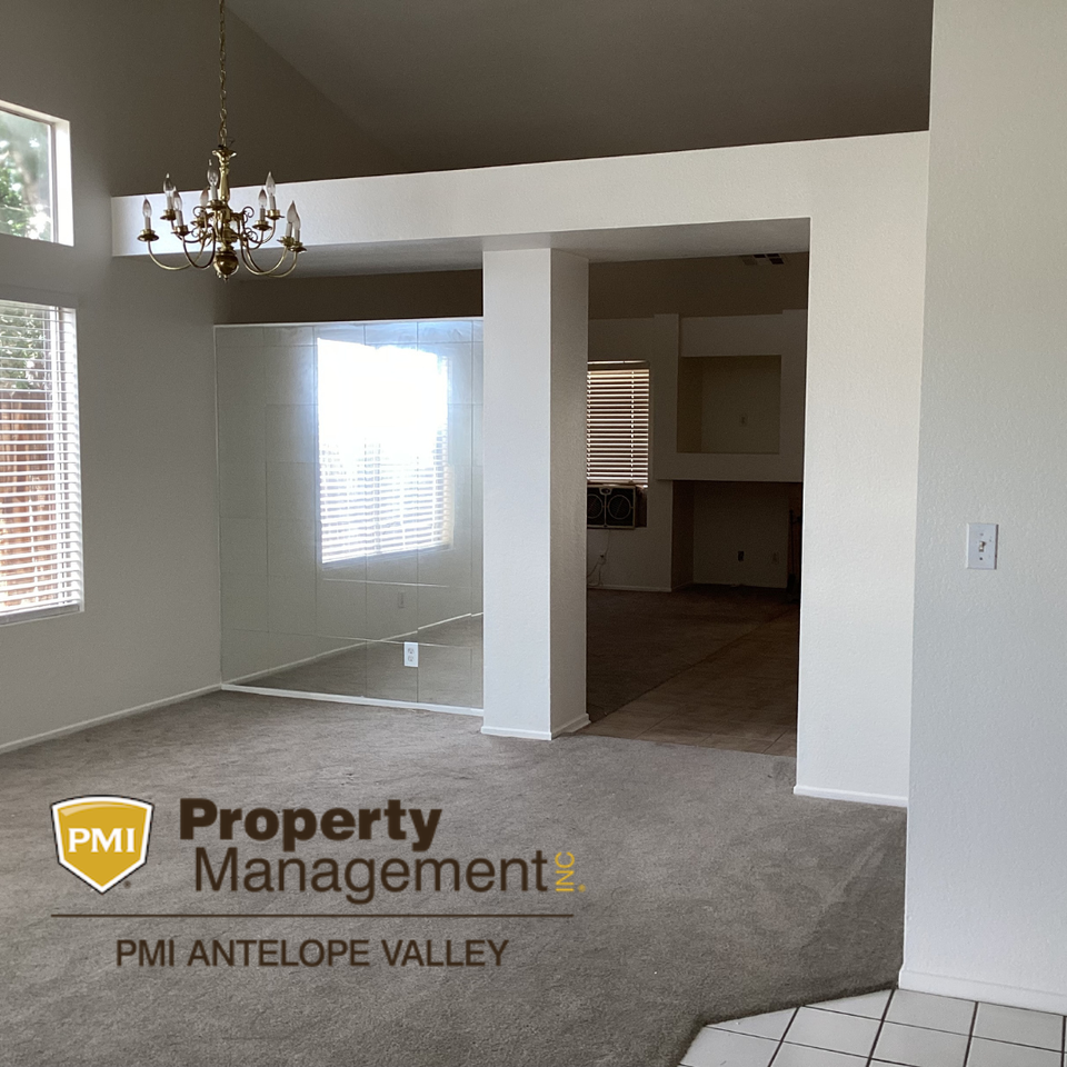 2127 E Avenue K - Photo 2 of 9