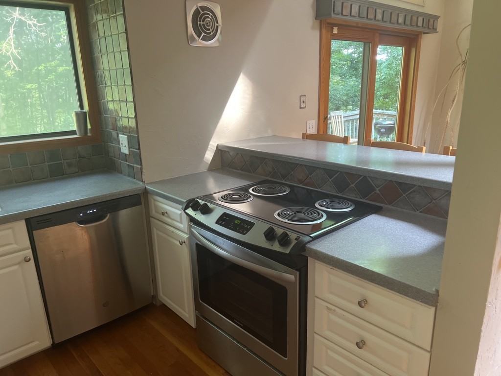 6 Lincoln St - Photo 3 of 7