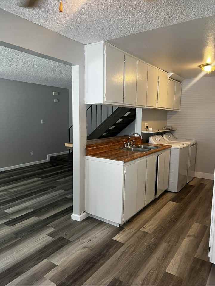 641 Oakwood Dr #3 - Photo 3 of 15