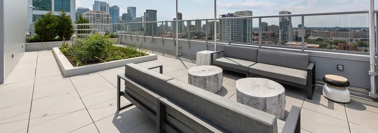 N Wells St #1-826 - Photo 6 of 25