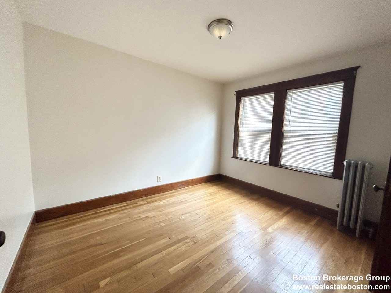 11 Romsey St #3 - Photo 4 of 8