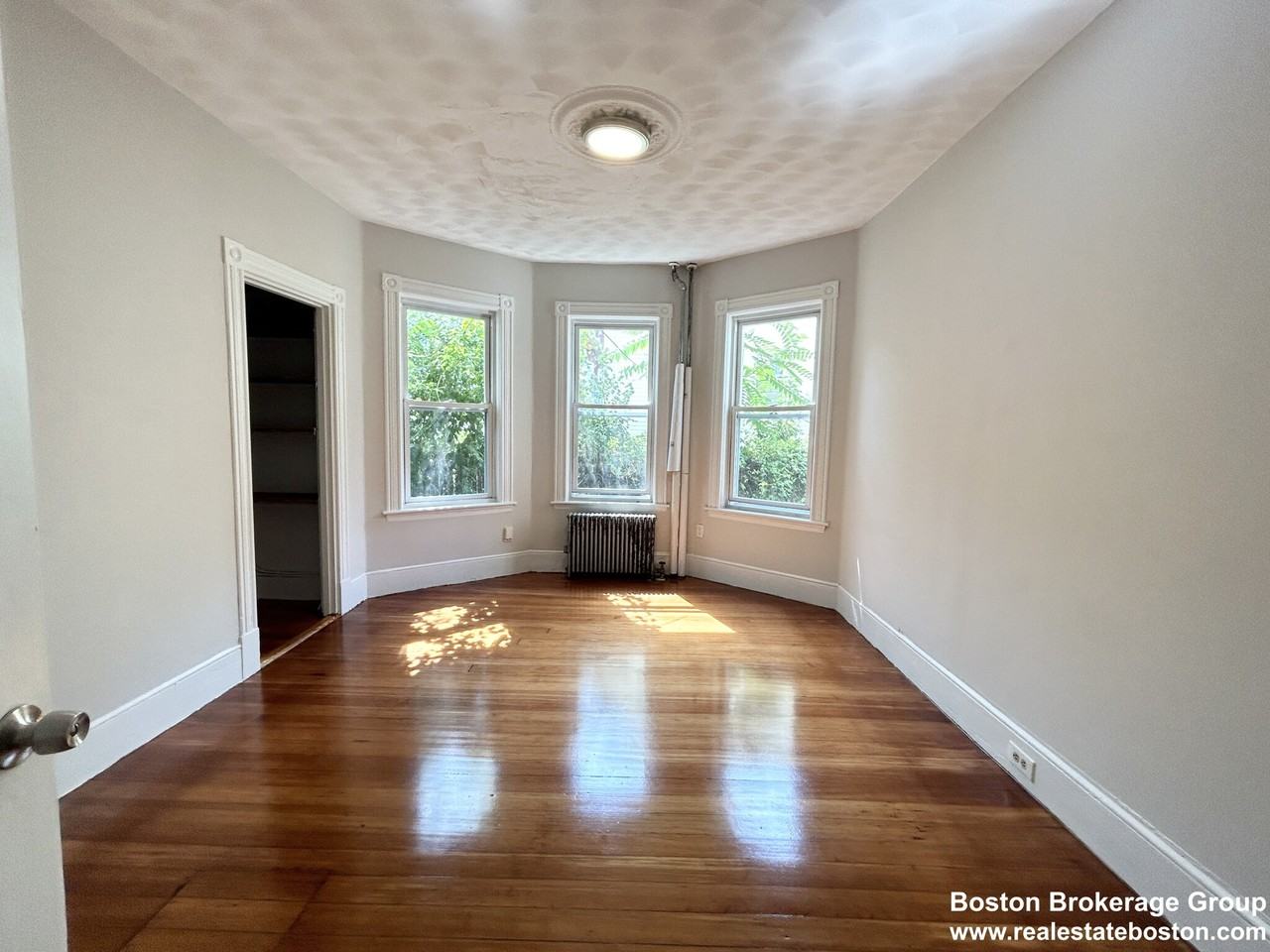 22 Humphreys St #1 - Photo 3 of 6