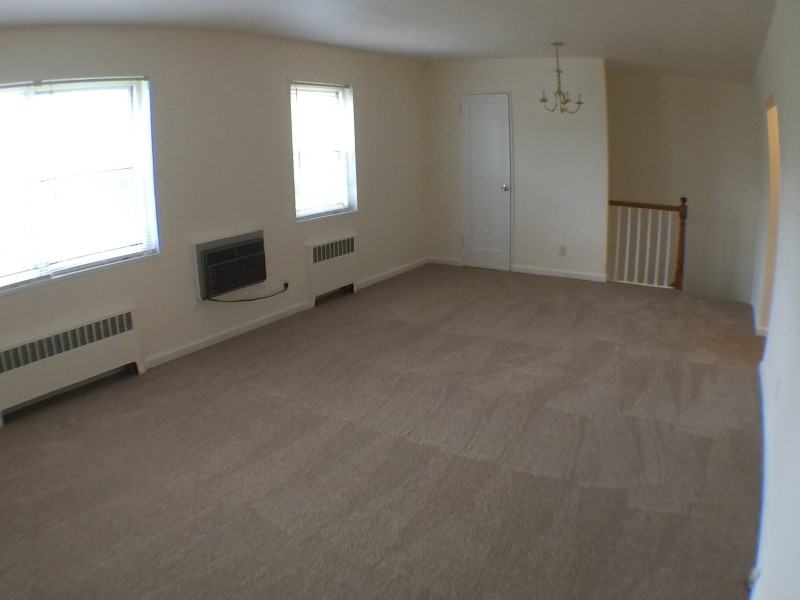 27 Colfax Ave W #C - Photo 3 of 7