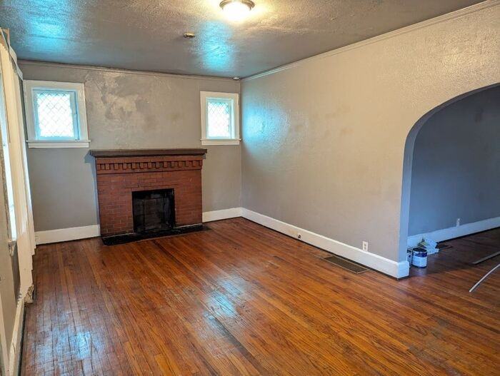 10140 Baron Dr - Photo 2 of 9