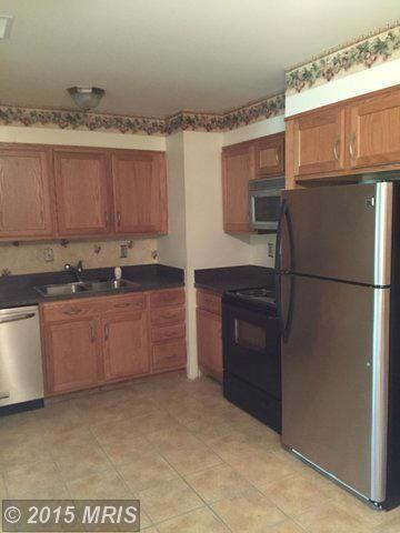 845 W 14th St - Photo 3 of 24