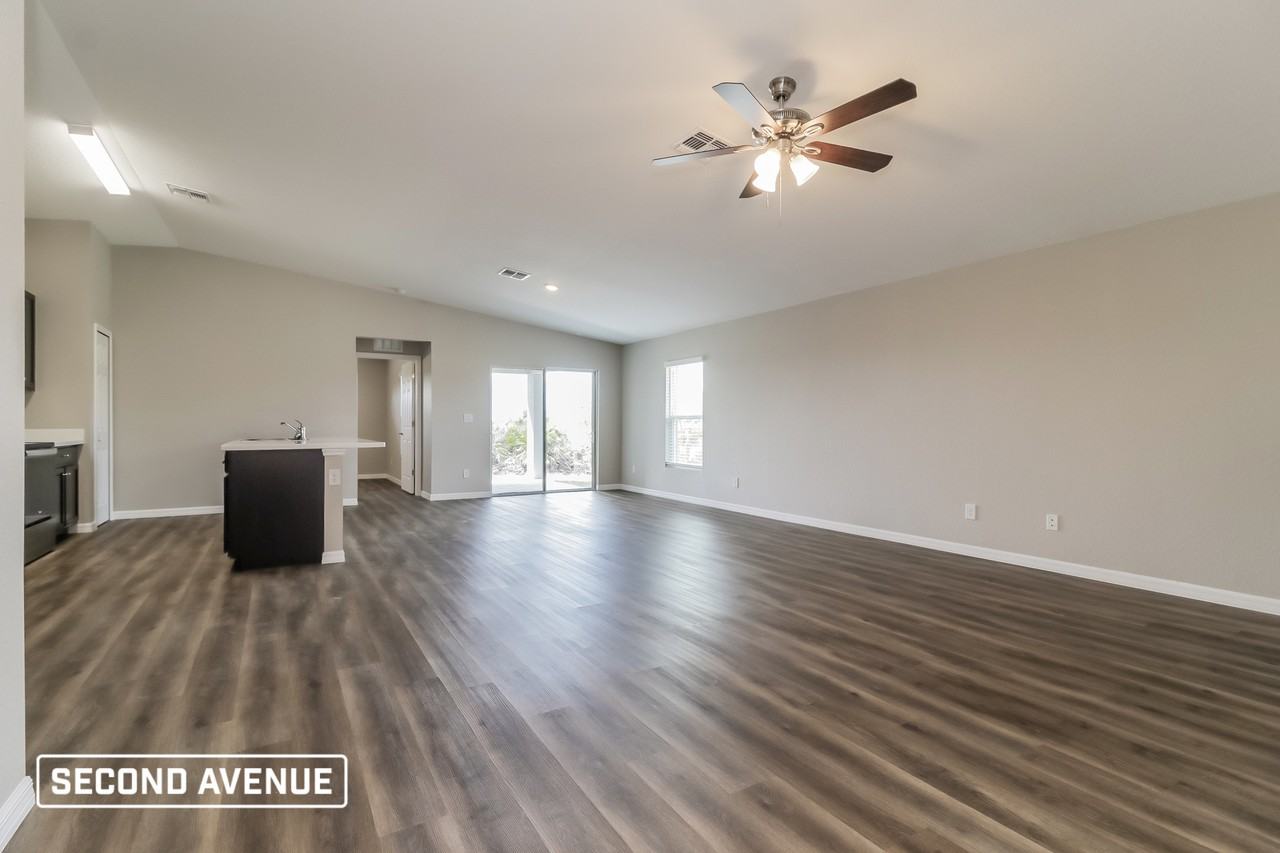 437 Reading St - Photo 5 of 21