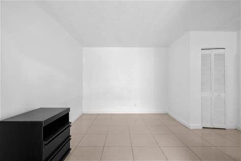 Colony Club - Photo 4 of 5