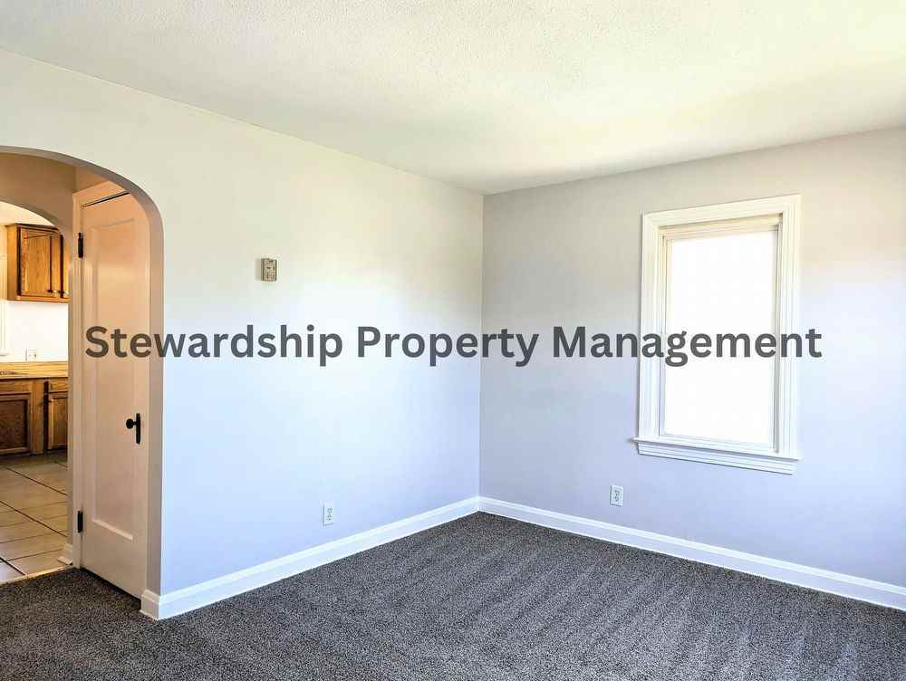 1229 Bedford Ave Sw - Photo 3 of 8