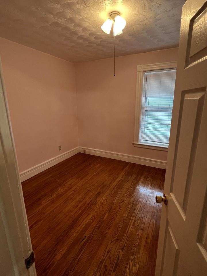 1149 Kossuth Ave #2 - Photo 2 of 7