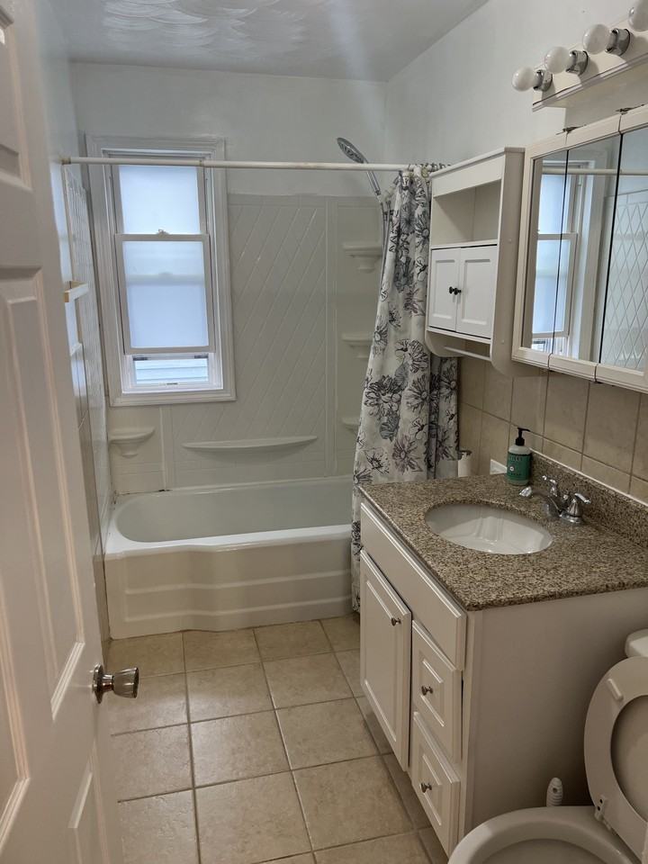 1149 Kossuth Ave #2 - Photo 3 of 7