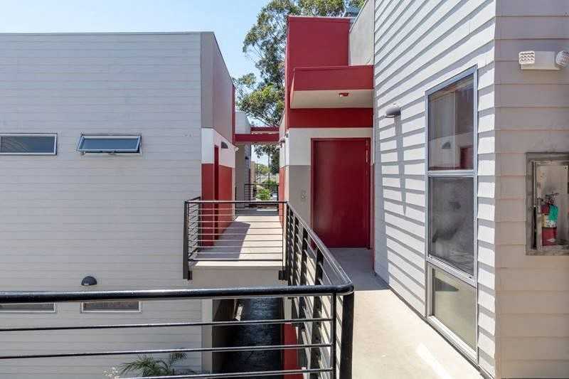 1241 37th Place - Photo 2 of 27