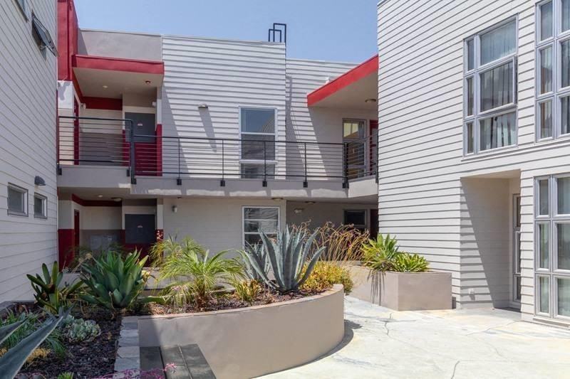 1241 37th Place - Photo 3 of 27