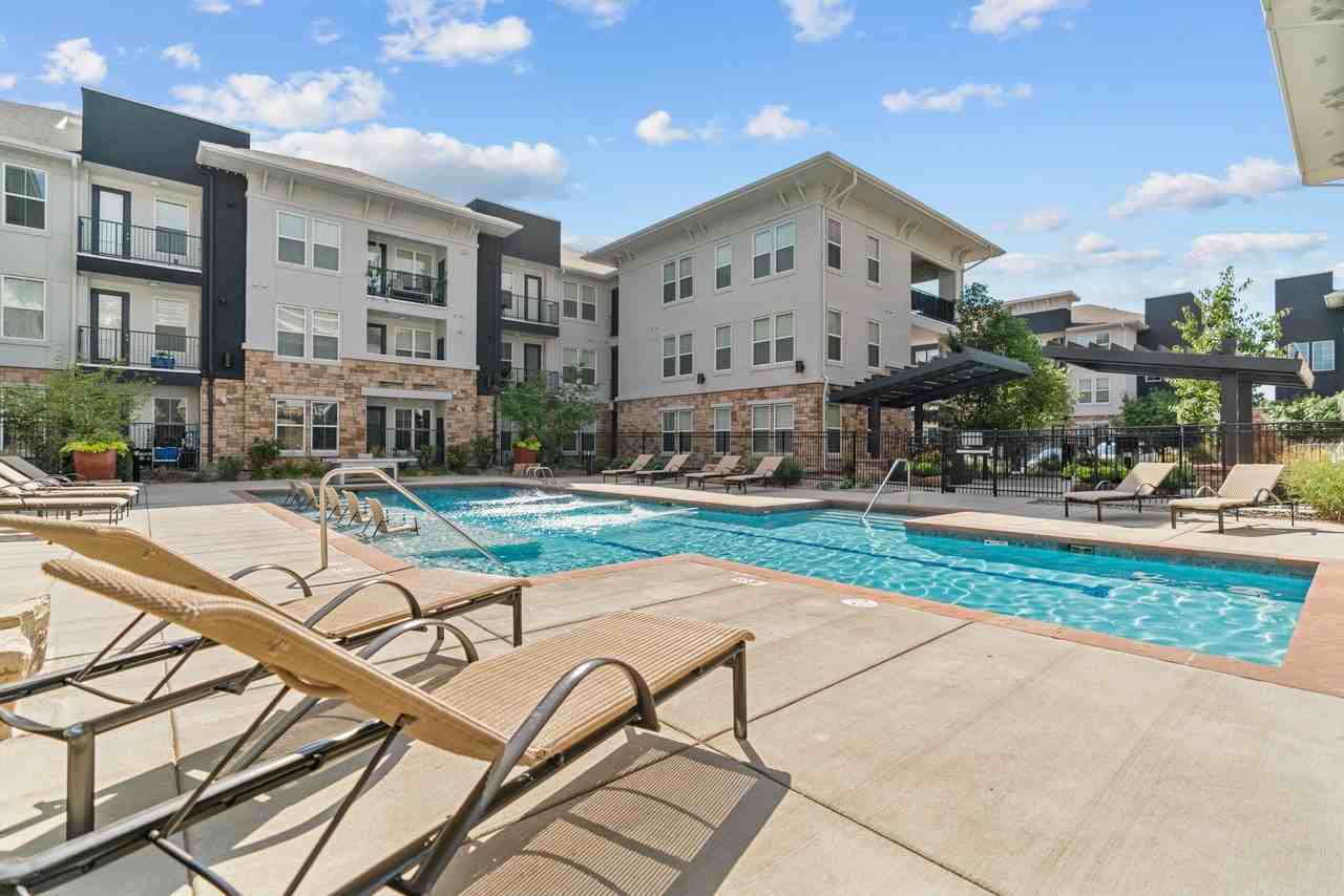 Centro - Photo 5 of 32