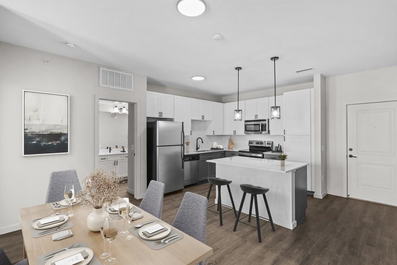 Centro - Photo 7 of 32