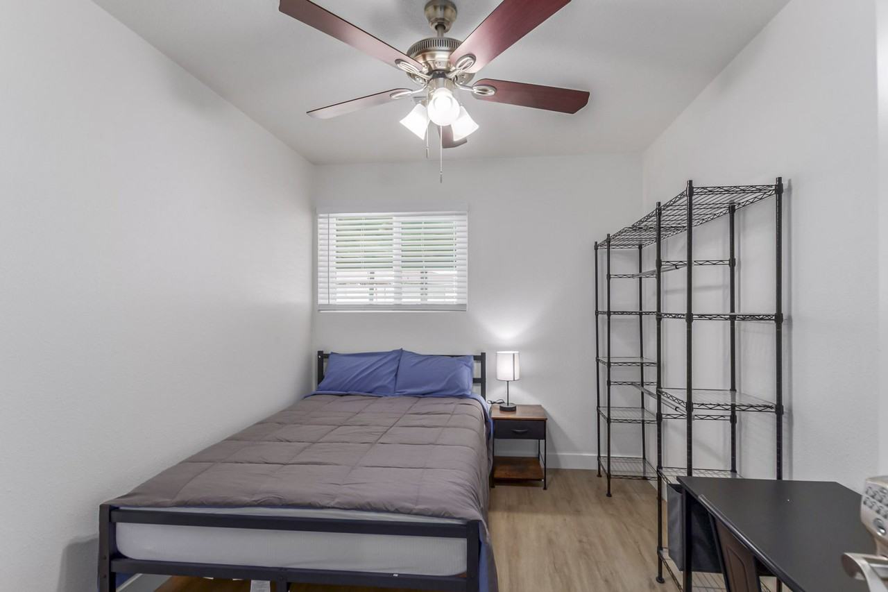 North 32nd Avenue - Photo 5 of 7