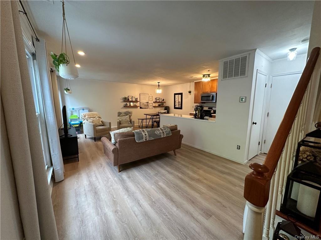 48 Homestead Village Dr - Photo 2 of 28