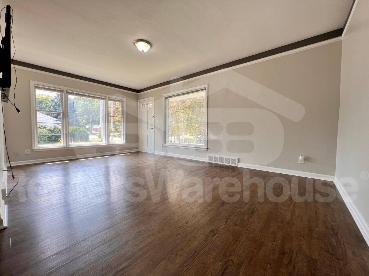 2101 52nd St - Photo 2 of 10