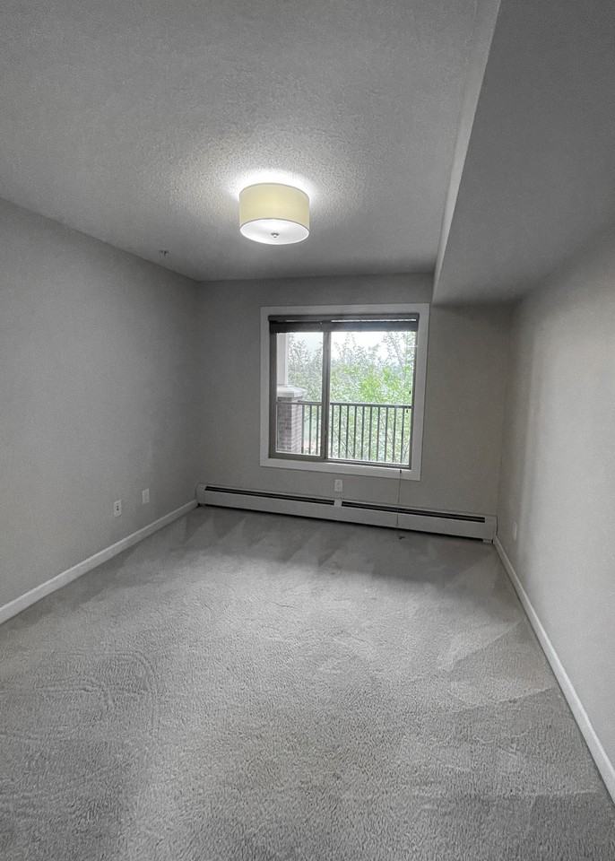 Windermere Village Apartments 3719 Whitelaw Lane Nw, Edmonton, AB T6W