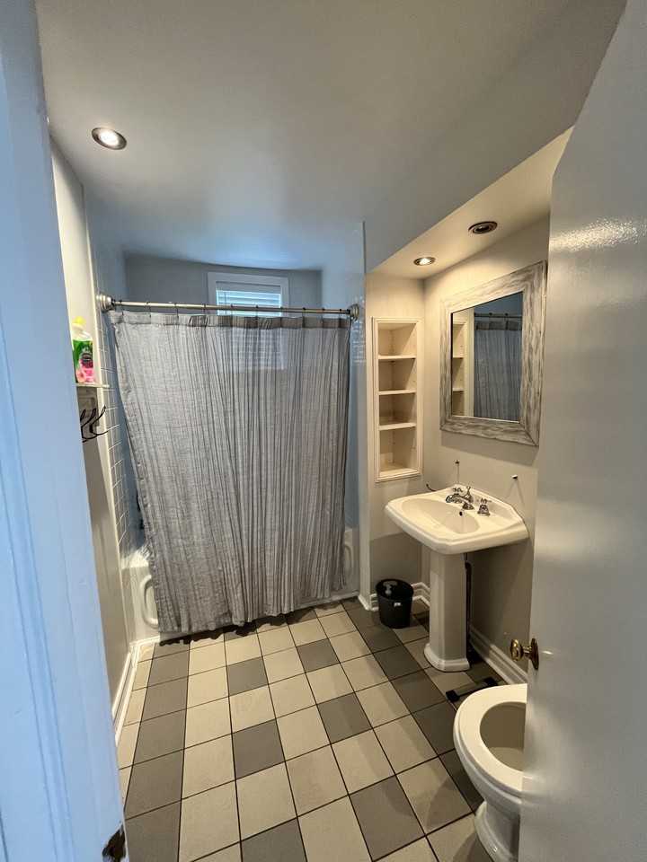 103 Pretoria Ave  FULLY FURNISHED - Photo 2 of 7