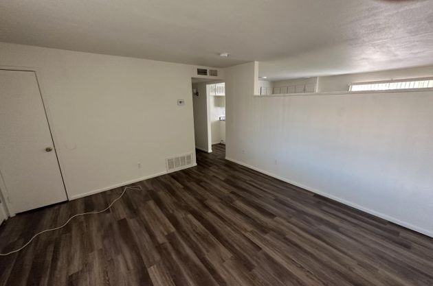 6523 West Weldon Avenue - Photo 2 of 4