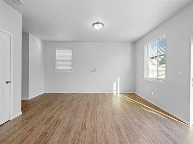 5329 Remington Dr - Photo 6 of 17