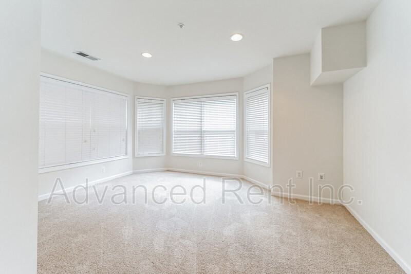 10261 Rutland Round Rd - Photo 3 of 47