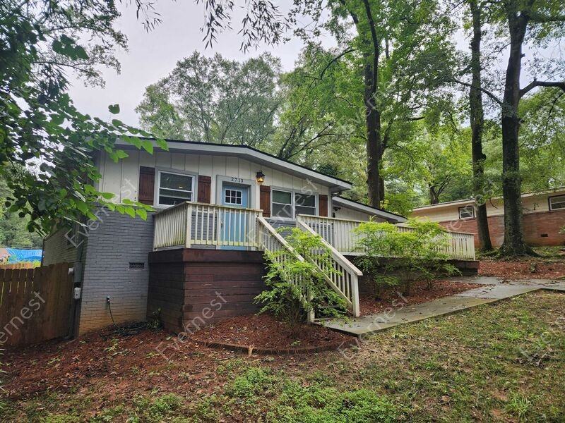 2713 Glenvalley Dr - Photo 2 of 29