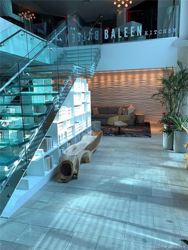 17315 Collins Ave #1555 - Photo 2 of 12