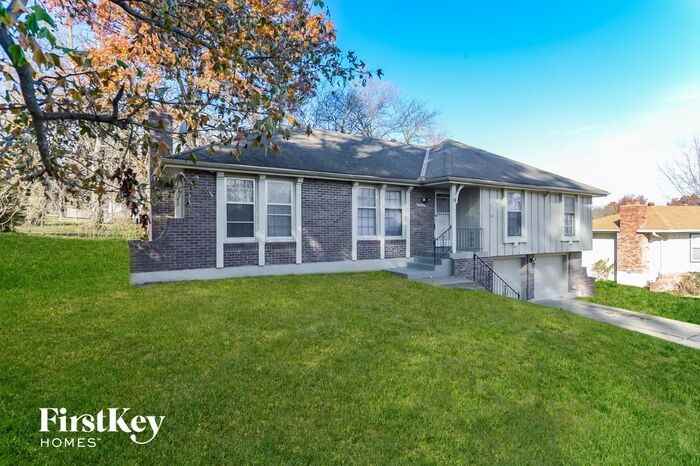 9832 Potter Cir - Photo 2 of 15