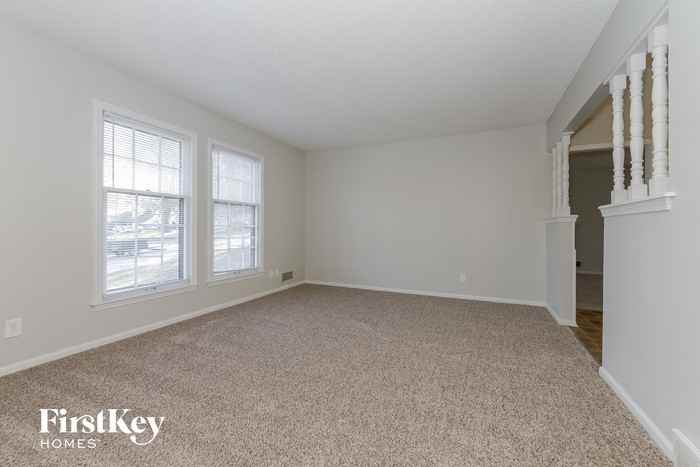 9832 Potter Cir - Photo 3 of 15