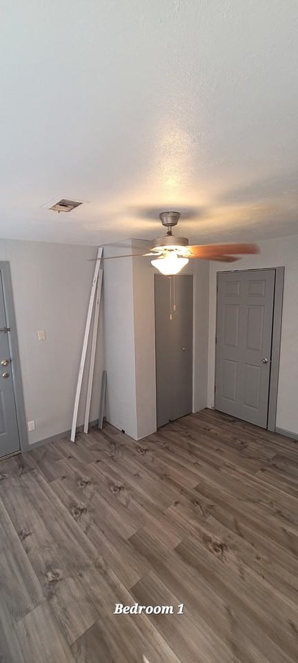 109 E Leon St #NA - Photo 2 of 5