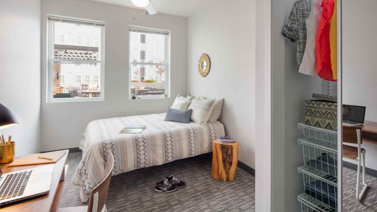 Student | Uncommon Athens - Photo 3 of 41