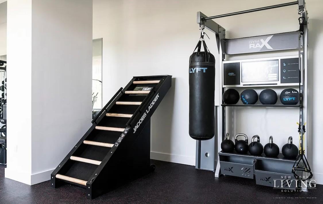 145 Clinton St #14E - Photo 7 of 11