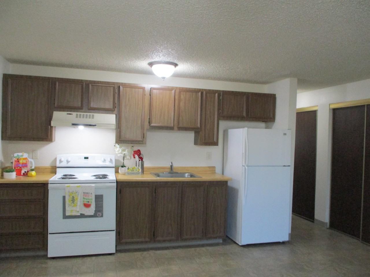 1327 Ne Hogan Pl #1327 - Photo 2 of 10