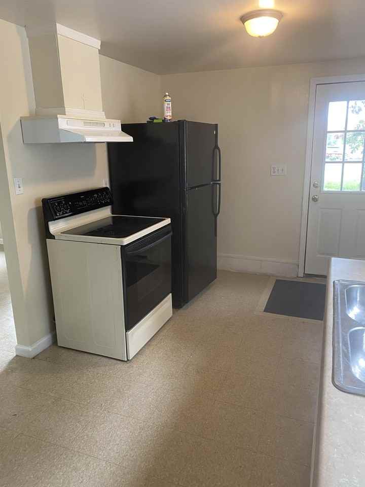 739 Clemmonsville Cir #1 - Photo 3 of 9