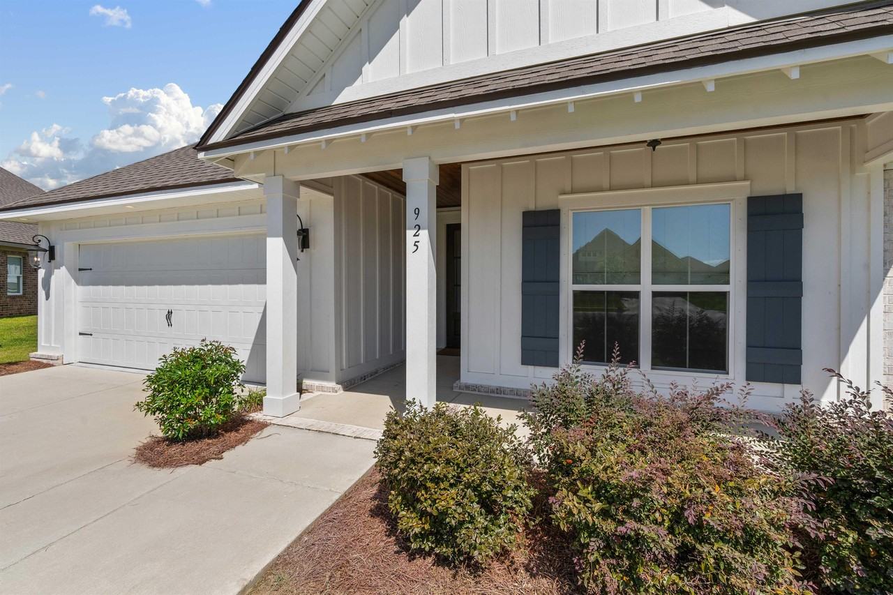 925 Charleston Loop #1 - Photo 2 of 21