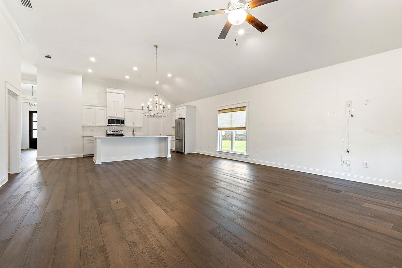 925 Charleston Loop #1 - Photo 4 of 21