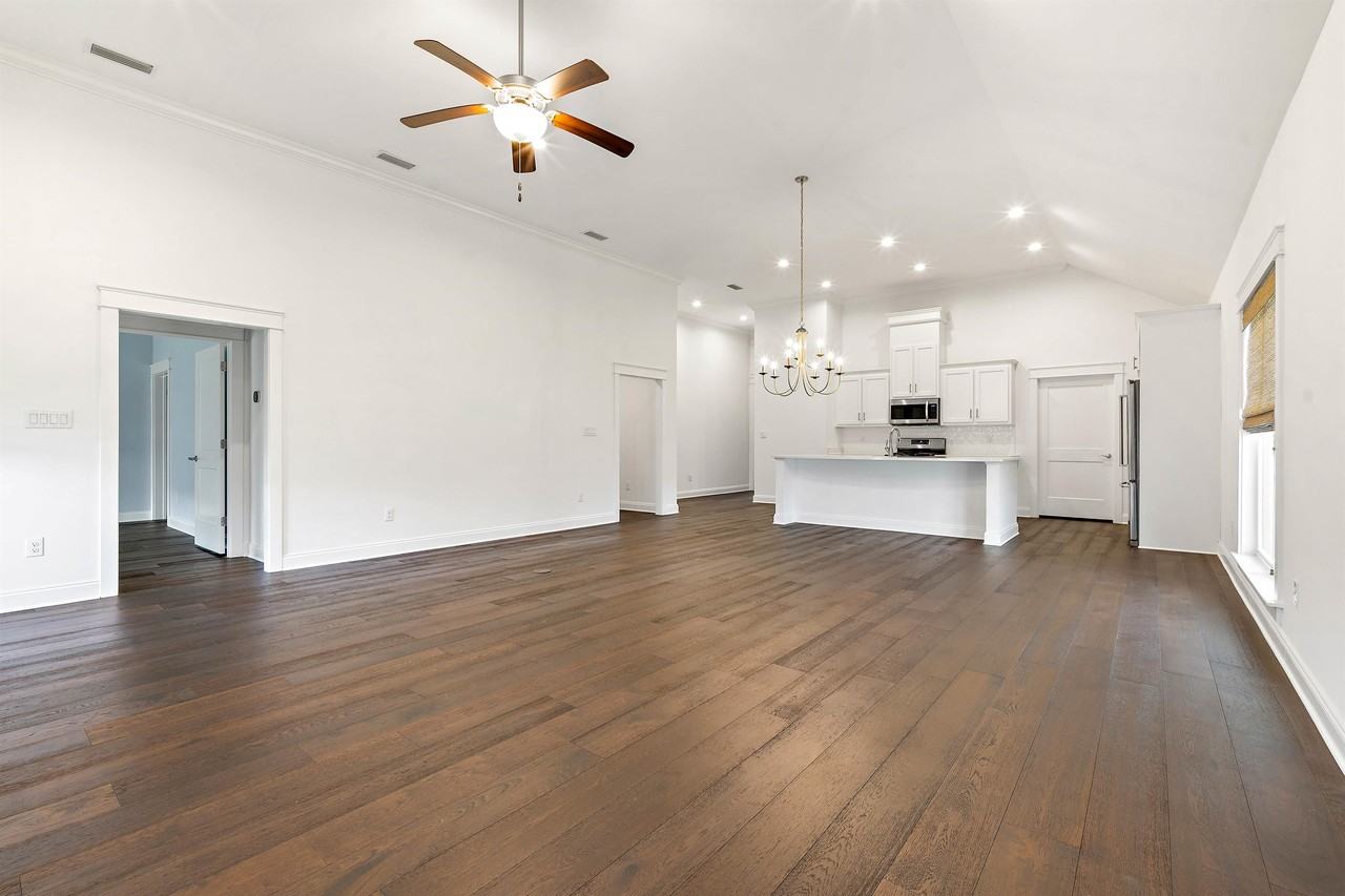 925 Charleston Loop #1 - Photo 5 of 21