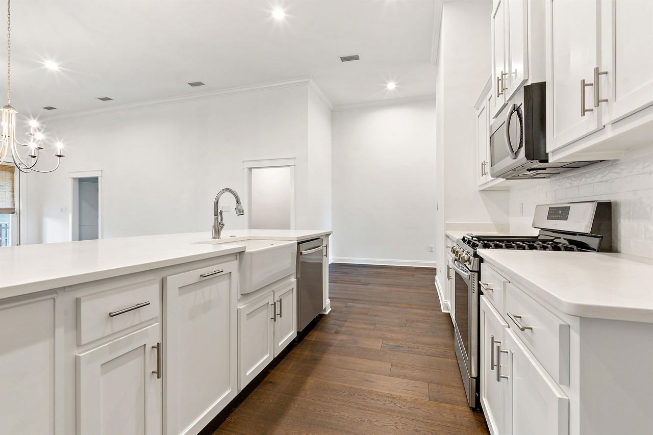 925 Charleston Loop #1 - Photo 6 of 21