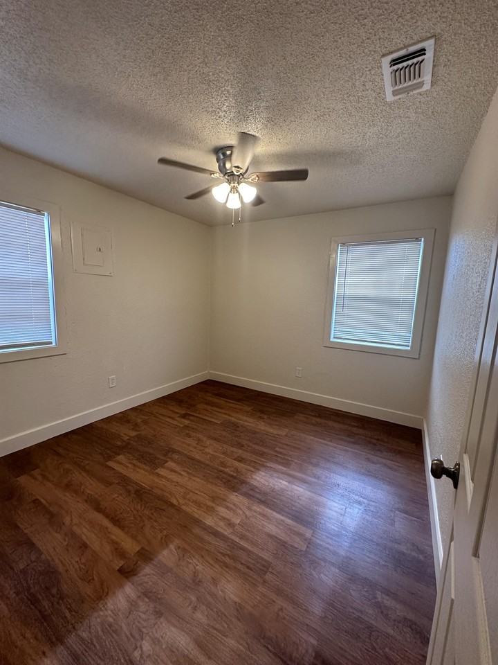 5635 Avenue B #1 - Photo 6 of 9