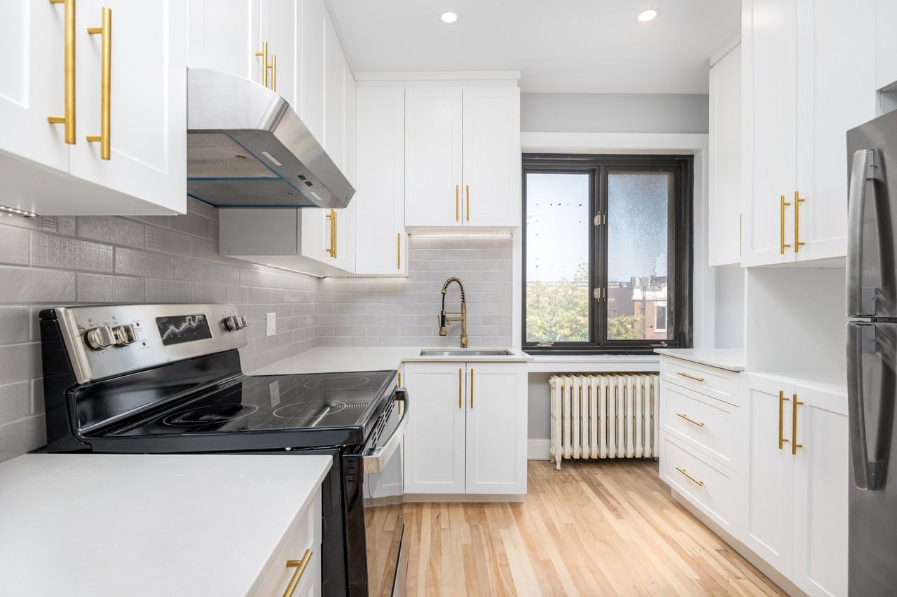 4494 Rue Garnier #3 - Photo 2 of 17