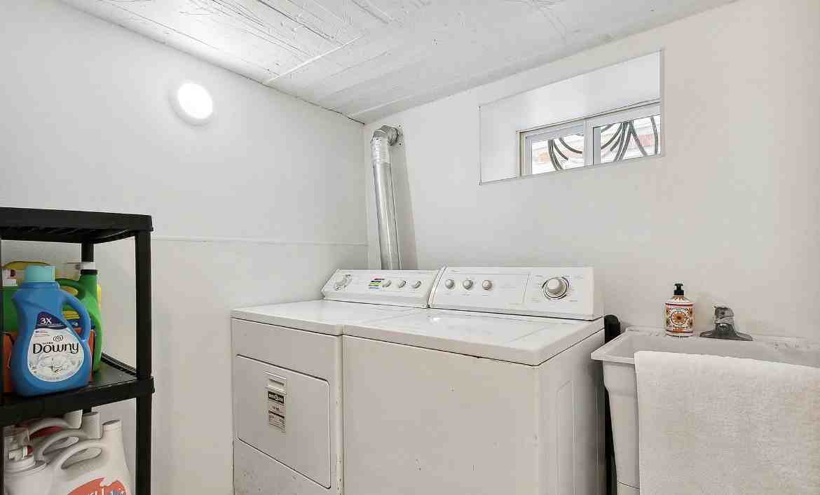 593 Greenwood Ave - Photo 6 of 7