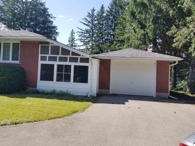 100 Fall St N - Photo 2 of 12