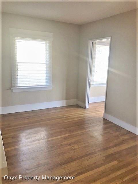 3042-3048 Broadway - Photo 3 of 15