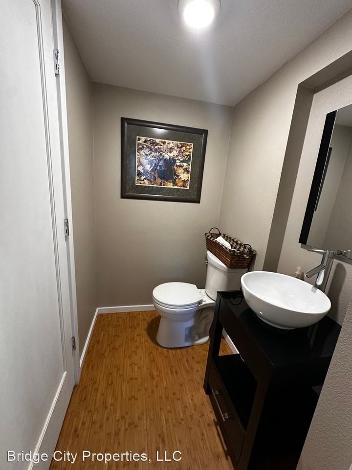 1514 Se Claybourne St - Photo 3 of 36